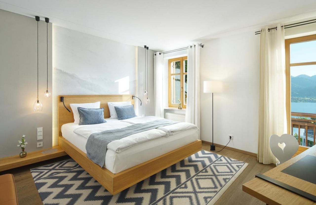 Das Тегернзее Экстерьер фото A bedroom at the Hotel de la Plage