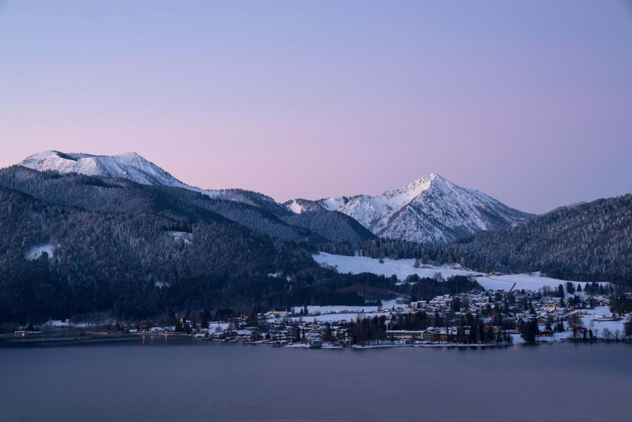 Das Тегернзее Экстерьер фото View of the town