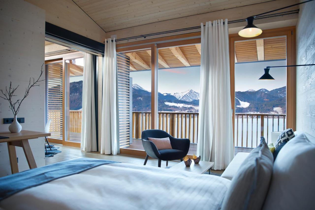 Das Тегернзее Экстерьер фото A room at the Hotel 7132 Summit