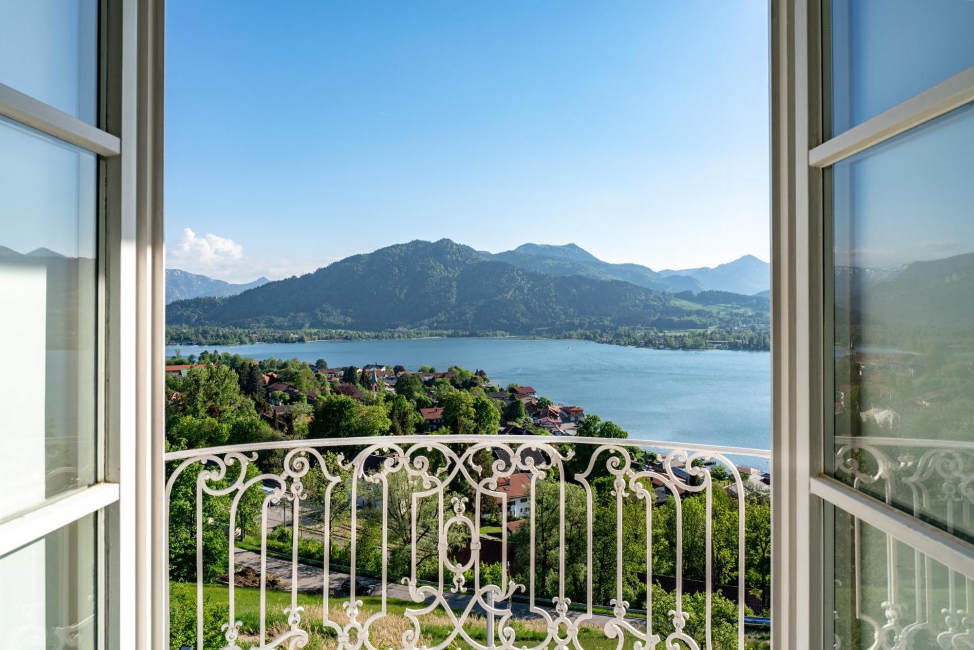 Das Тегернзее Экстерьер фото View of the lake from the hotel
