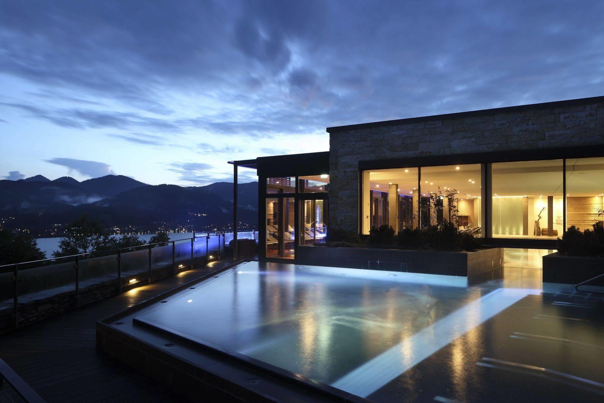 Das Тегернзее Экстерьер фото The Sky Pool
